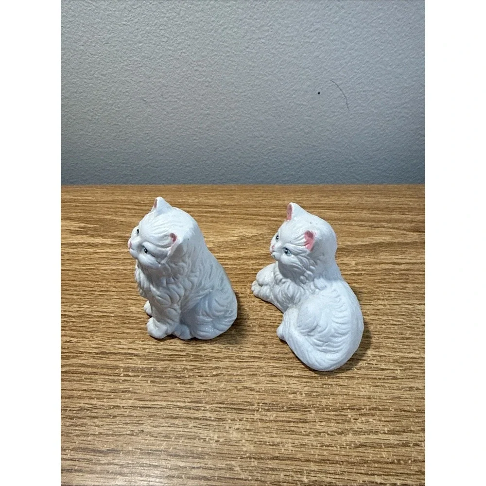 Vintage White Persian Blue Eyed Kitty Cat Kitten Bisque Porcelain Figurines‎